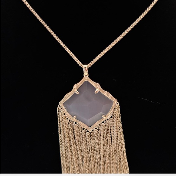 Kendra Scott Jewelry - Kendra Scott Kingston pendent necklace
Slate blue stone and silver fringe